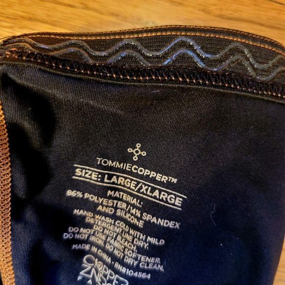 Tommie Copper L/XL Knee Compression Sleeve breathable all day support - Picture 9 of 9